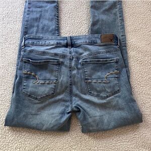AMERICAN EAGLE SKINNY JEANS